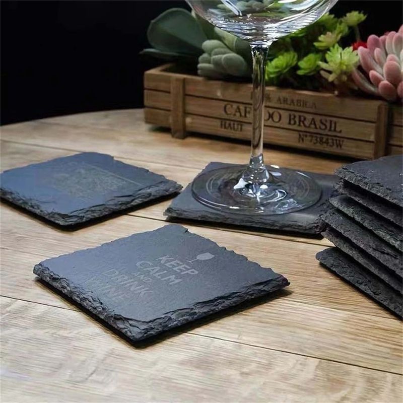 Piedra personalizada de bebida de montaña negro natural borde de pizarra placa de piedra para bar y casa